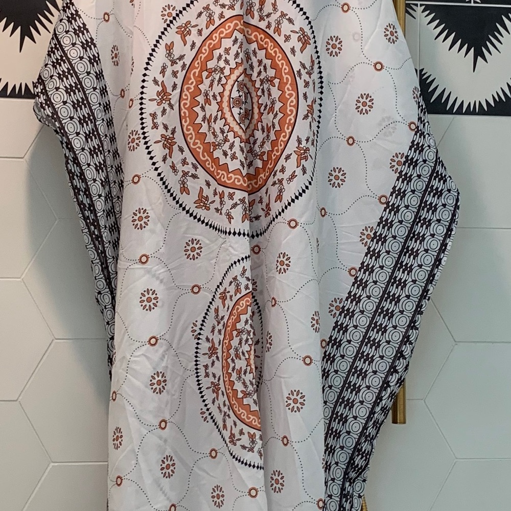 NWOTS White caftan with black brown L